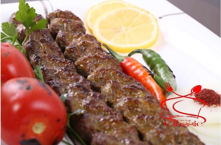 طرز تهیه کباب کوبیده در کترینگ شرکتی مجلسی کلاسیک 